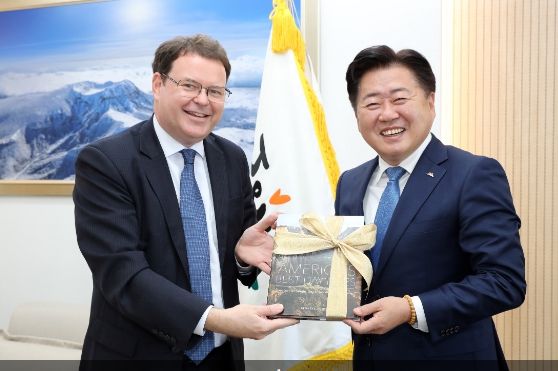 제주도-주 부산 미국영사관, 양 지역 간 관계 발전에 공감대