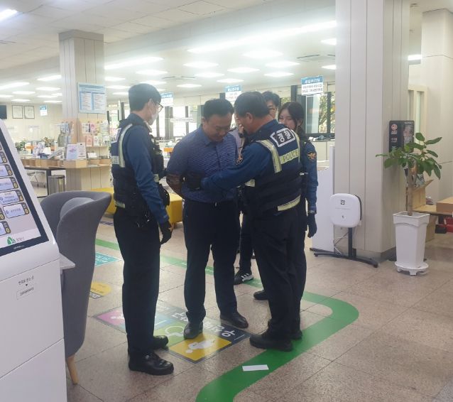 문경시, 특이민원 발생 대비 경찰 합동 모의훈련 실시