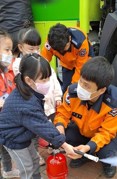 대구 동구청은 안전사고를 대비하고 올바른 대응요령 숙지를 위해 관내 영유아 700명을 대상으로 체득형 안전교육을 실시한다.