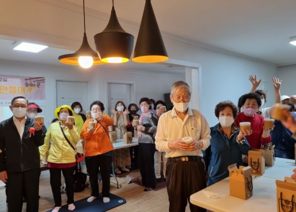 부평구노인복지관,‘孝誠 담은 된장 만들어孝’