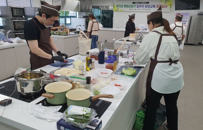 영암군 영암읍 매일시장 먹거리 특화상점가 입주자 선정