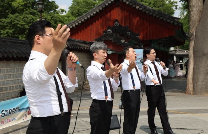 전주시 지역예술인, 한옥마을 관광객과 만나다!