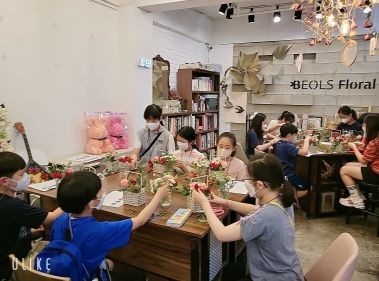 지난해 아이들이 원예교실 프로그램에 참여하고 있는 모습