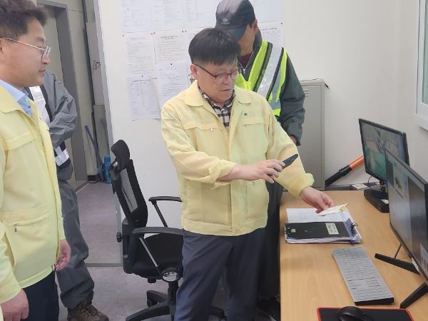 반주현 괴산부군수, 연풍·사리면 거점소독소 긴급 점검