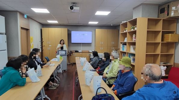 치매환자 가족들을 대상으로 지난 3월 23일부터 이달 11일까지 실시된 김포시치매안심센터의 ‘헤아림 가족교실