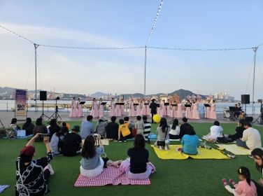 부산 영도구립 여성합창단의 찾아가는 음악회‘선셋 콘서트’성료