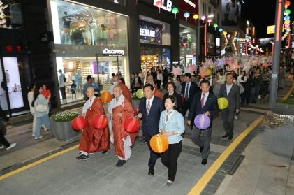 부산 중구 2023년 광복로 연등문화제 점등식 개최