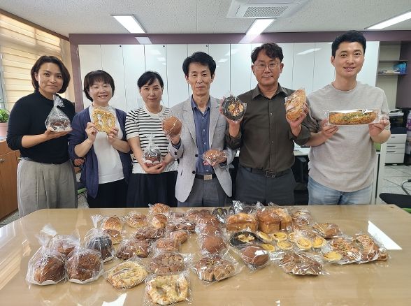 178-12 베이커리카페, 여주시 이포초에 사랑의 빵 나눔