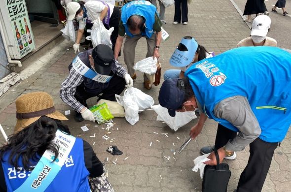 플로깅 행사 진행 모습