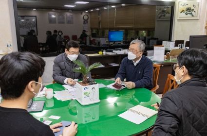 2023년 재난관리평가 현장 인터뷰 모습(김경호 구청장이 평가단의 질문에 답변하며 소통하고 있다)