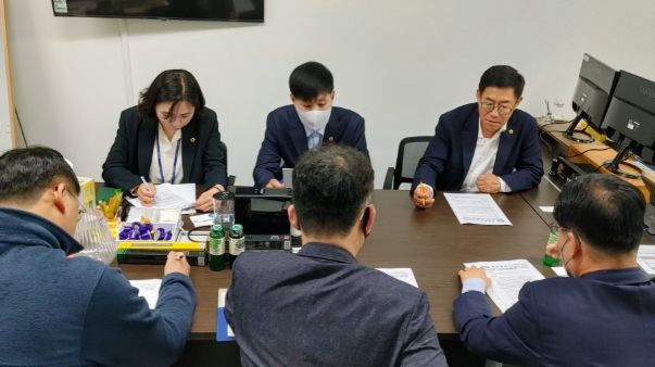 양운석 도의원, 유천·송탄 상수원보호구역 해제 방안 논의