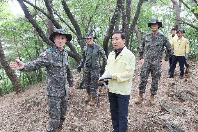 단양군수 격려 모습