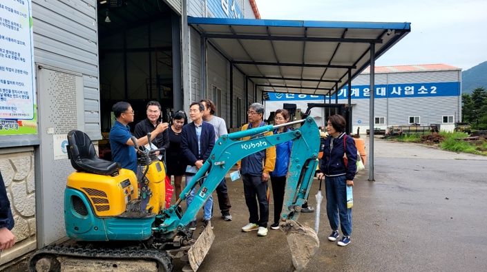 산청군 농촌에서 살아보기 참가자 농기계임대사업소 방문