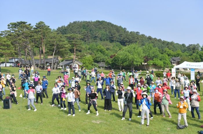 추사고택 둘레길 걷기 행사 사진