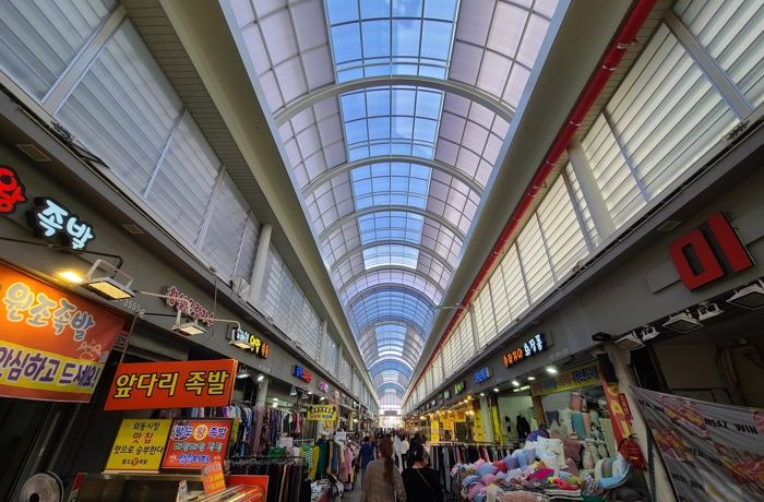 김해시 외동시장 아케이드 1차 147m 설치 2차 119m 내년 마무리