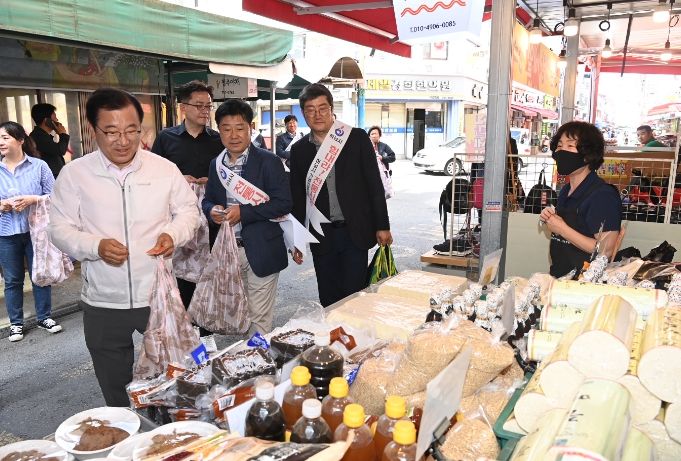 이현재 하남시장, 기업인협의회와 함께 5월 전통시장 장보기 행사 진행