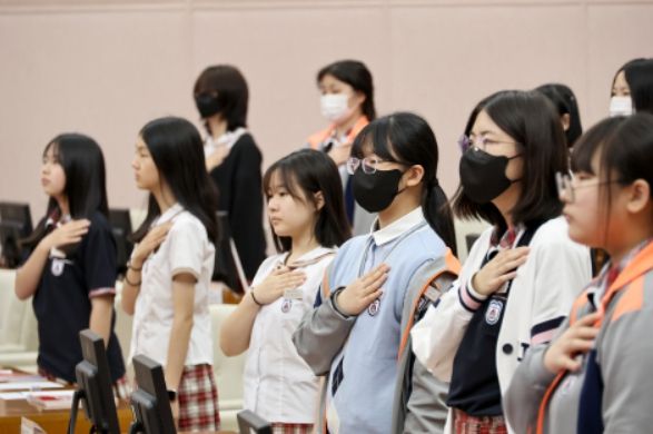 신일중 학생들‘1일 대전시의원’체험차 청소년의회교실 참여