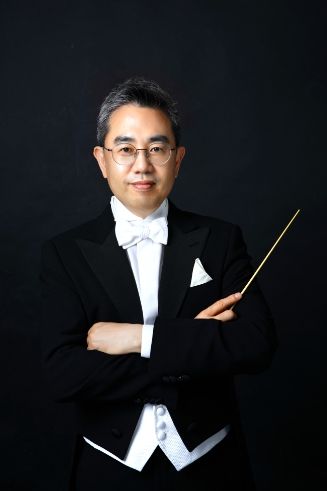 예술감독 겸 지휘자 박동희