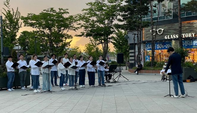 지친 퇴근길 위로한다…파주시, 찾아가는 공연 개최