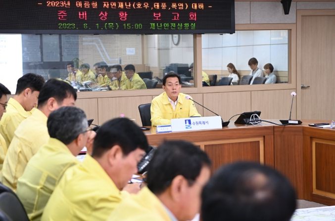 이재준 수원시장이 발언하고 있다