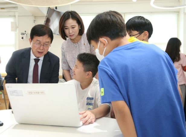 이종태·이새날 시의원, 디지털 기반 교육혁신‘챗GPT 수업’ 참관