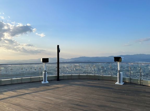 대구문화예술진흥원, 메타버스 사업의 일환으로 대구관광명소 앞산전망대 XR망원경 설치 운영 시작!