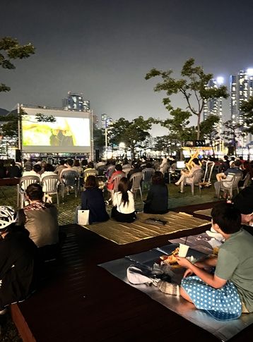 “초여름밤의 낭만”‘송도오션파크 별밤시네마’호응 속 종료