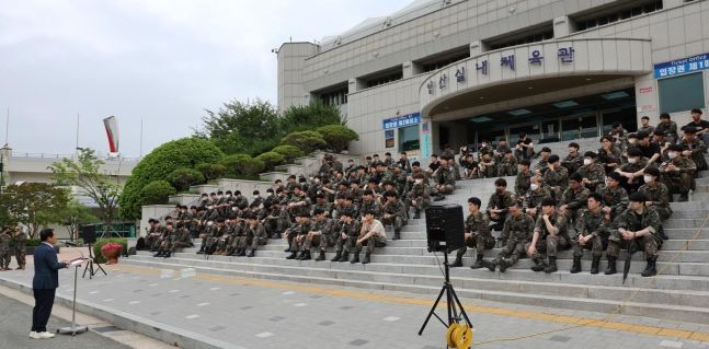1. 지역예비군 수송현장을 격려방문한 나동연 양산시장
