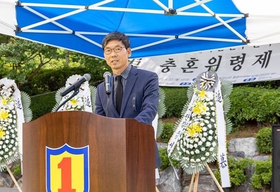 박대우 강서구청장 권한대행이 12일(월) 오전 10시 개화산 호국공원에서 열린 ‘제31회 개화산전투 전사자 충혼 위령제’에 참석해 추념사를 하고 있다.