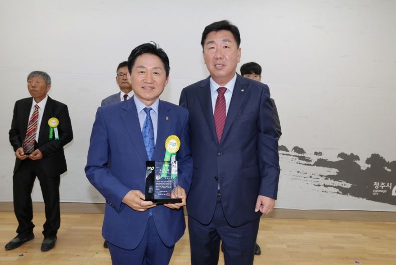 최충진 전 청주시의회 의장, ‘이달의 자원봉사왕’수상