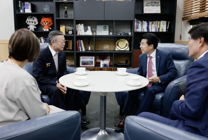 송파구상공회 국가유공자·보훈가족 후원물품 전달식