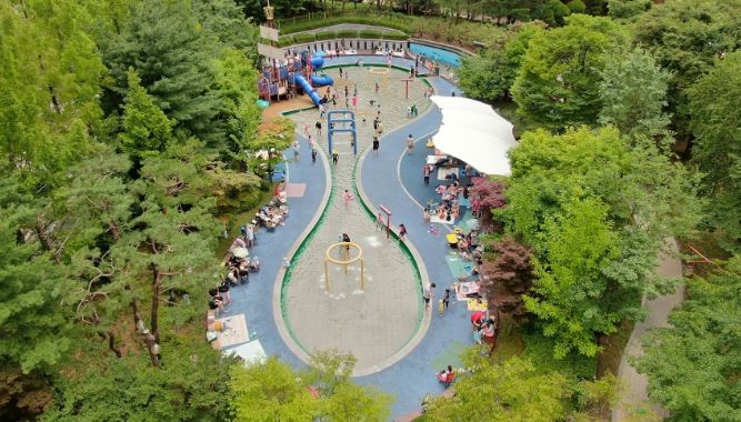 성남시 분당구 정자동 능골공원 물놀이장(2022년)