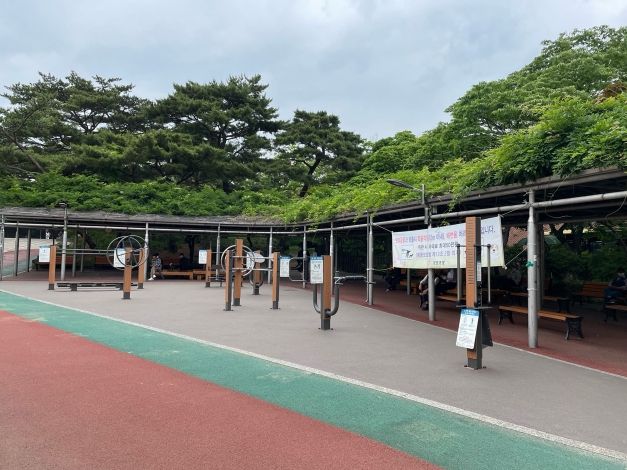 어르신 놀이터 조성 후 사진.