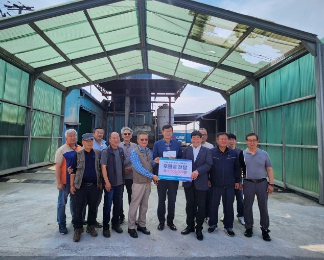 고양시 고봉동 주민자치회, 고양낙우영농조합법인과 후원금 전달식 실시