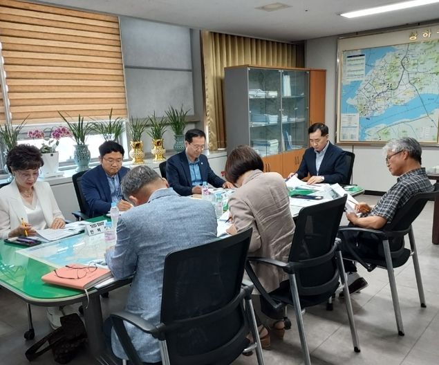 목포시가 주요 전문가와 함께 수돗물평가위원회를 개최했다.