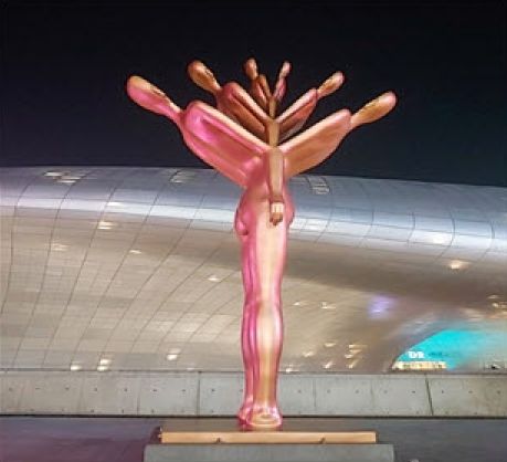 동대문디자인플라자에 설치된 ‘그림자의 그림자-꽃이 피다’