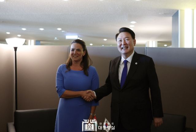9월 20일 윤석열 대통령은 커털린 노박 헝가리 대통령과 한-헝가리 정상회담을 가졌다.