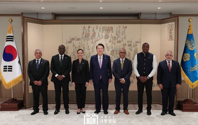 10월 10일 윤석열 대통령은 한-카리브 고위급 포럼 참석자 단체 접견했다.