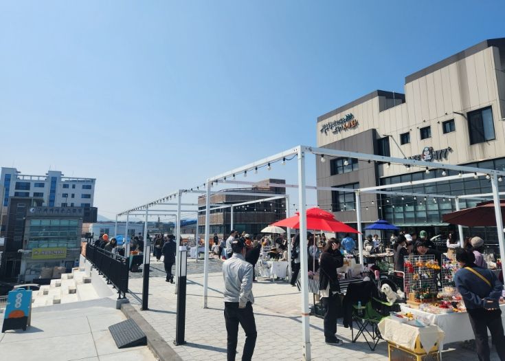 세화리 마을주도형 플리마켓 “구좌로 모모장”