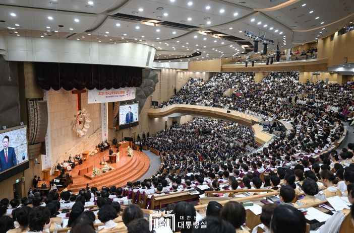 3월 31일 윤석열 대통령은 서울 강동구 명성교회에서 열린 한국교회 부활절 연합예배에 참석했다.